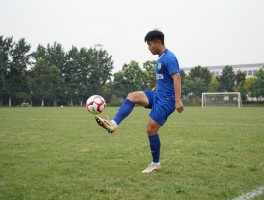 怎样踢出回旋点球,回旋点球原理,回旋点球脚法技巧,勺子点球教学