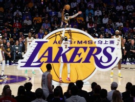 湖人签了一赛季的球员,如何评估休赛期操作,新援能否助队冲冠,阵容存在哪些短板