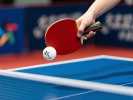 乒乓球中什么是吊角球的意思,它和吊球有什么区别,如何接吊角球,落点在哪里