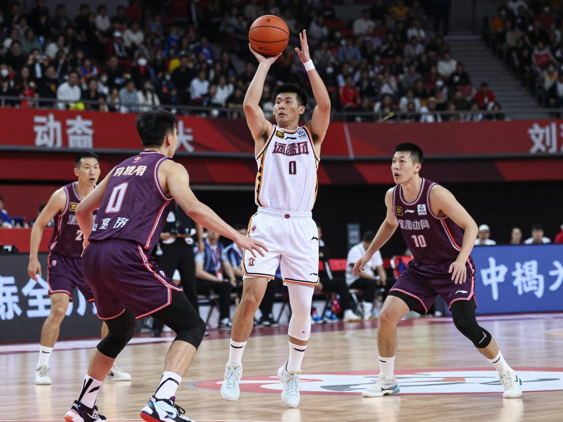 中锋半场战术怎么配合?,半场中锋进攻如何打?,中锋半场防守怎么练? 中锋半场战术怎么配合?,半场中锋进攻如何打?,中锋半场防守怎么练?