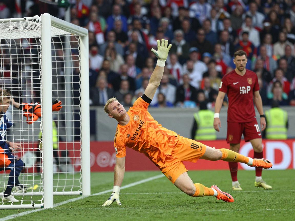 诺伊尔面对点球,扑点率有多少,巅峰期扑点成功次数,与布冯相比谁更强 诺伊尔面对点球,扑点率有多少,巅峰期扑点成功次数,与布冯相比谁更强