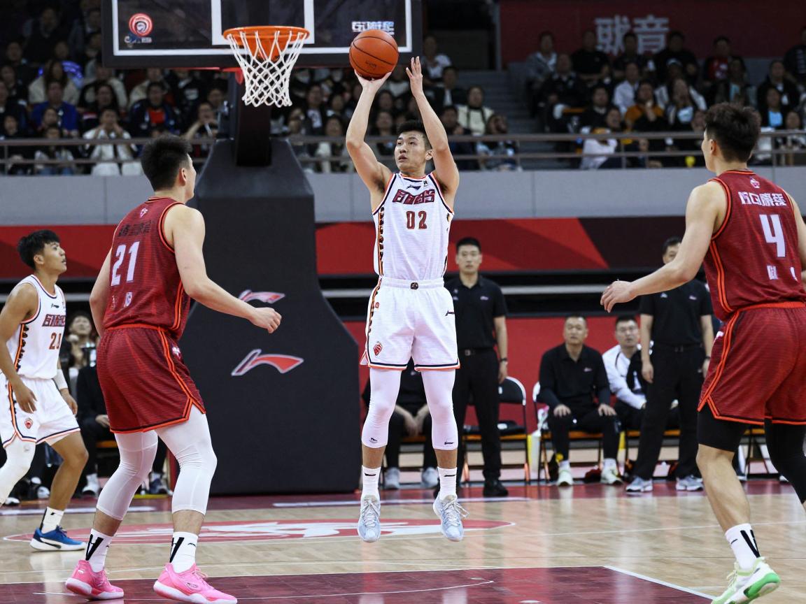 郭少中锋战术价值解析,为何客串中锋位置,对球队阵容有何影响 郭少中锋战术价值解析,为何客串中锋位置,对球队阵容有何影响