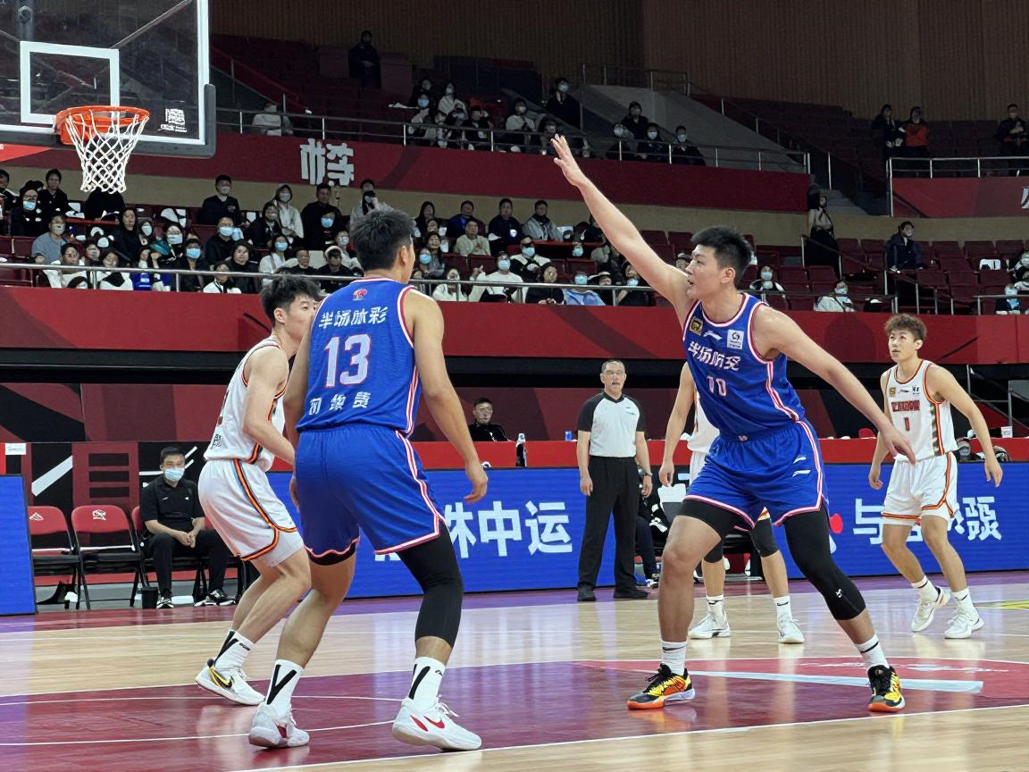 篮球半场防守,人盯人战术如何布置,防守范围怎样选择,如何破解挡拆配合 篮球半场防守,人盯人战术如何布置,防守范围怎样选择,如何破解挡拆配合