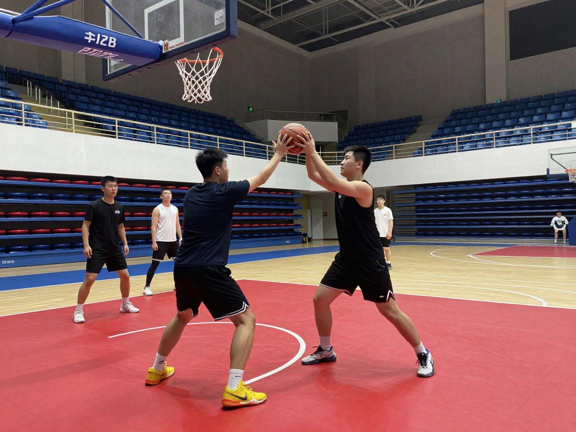 篮球散打跨界训练法,散打步伐如何提升篮球防守,篮球运动员练散打有什么好处 篮球散打跨界训练法,散打步伐如何提升篮球防守,篮球运动员练散打有什么好处