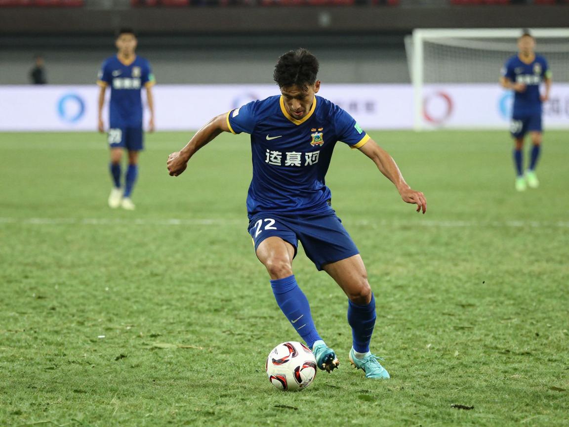 为什么角球是后卫来接应,角球战术如何布置,后卫角球进攻技巧 为什么角球是后卫来接应,角球战术如何布置,后卫角球进攻技巧