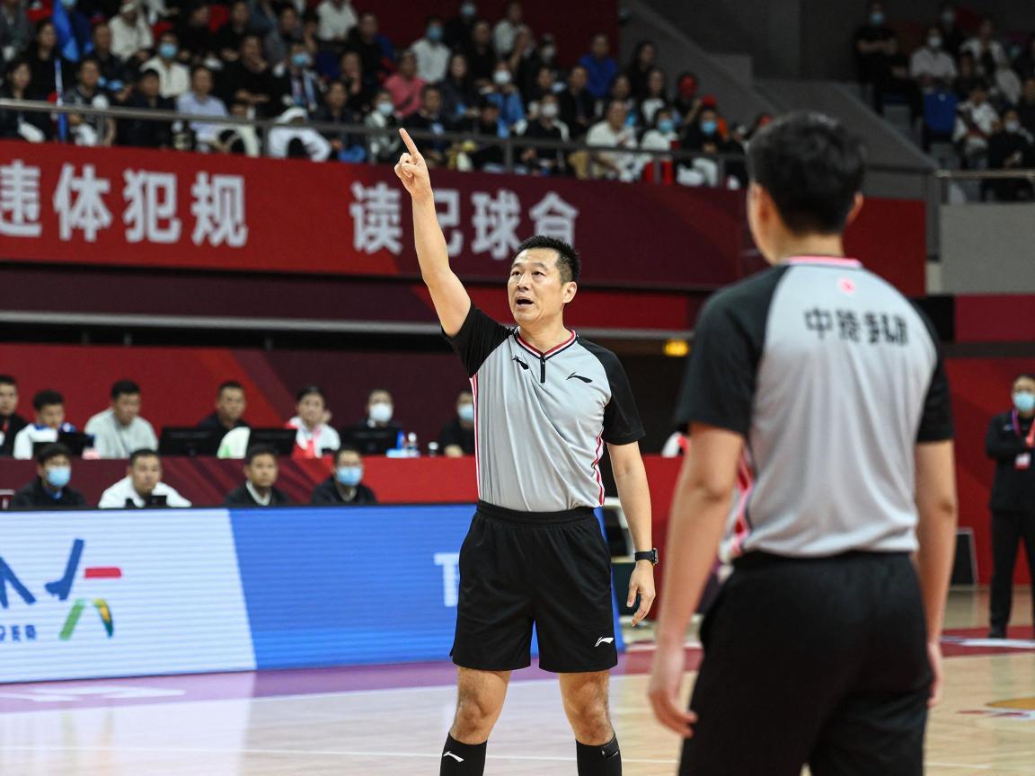 什么是技术犯规如何判断,技术犯规罚球几次,裁判手势什么样,和违体犯规有什么区别 什么是技术犯规如何判断,技术犯规罚球几次,裁判手势什么样,和违体犯规有什么区别