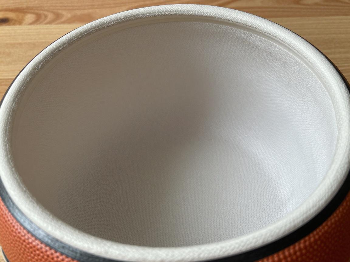 篮球内部是什么结构,篮球内胆什么材质好,缠纱层有什么作用 篮球内部是什么结构,篮球内胆什么材质好,缠纱层有什么作用