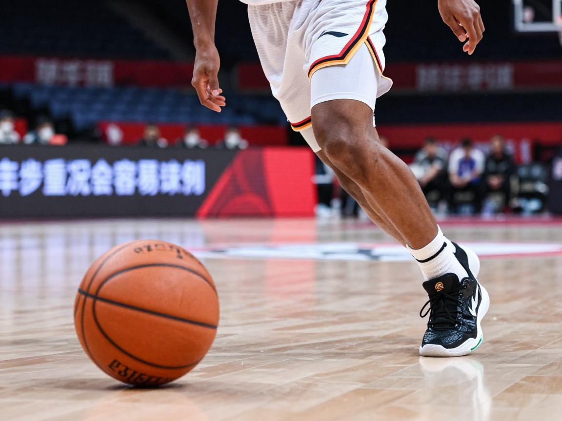 篮球走步大概是什么意思,如何判断是否走步违例,中枢脚如何确定,哪些情况容易走步 篮球走步大概是什么意思,如何判断是否走步违例,中枢脚如何确定,哪些情况容易走步