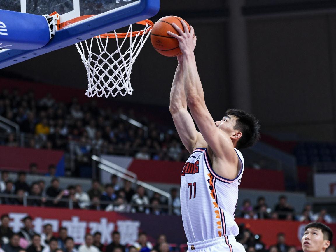 中锋会扣篮,中锋扣篮需要什么条件,中锋扣篮如何训练,中锋扣篮经典案例 中锋会扣篮,中锋扣篮需要什么条件,中锋扣篮如何训练,中锋扣篮经典案例