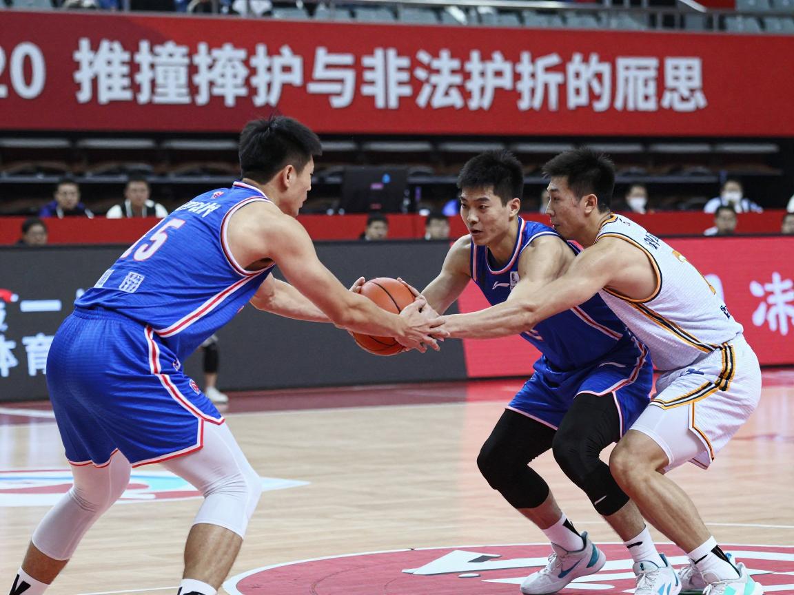 推撞挡拆球员是什么意思,防守推人怎么判罚,合法掩护与非法掩护的区别 推撞挡拆球员是什么意思,防守推人怎么判罚,合法掩护与非法掩护的区别