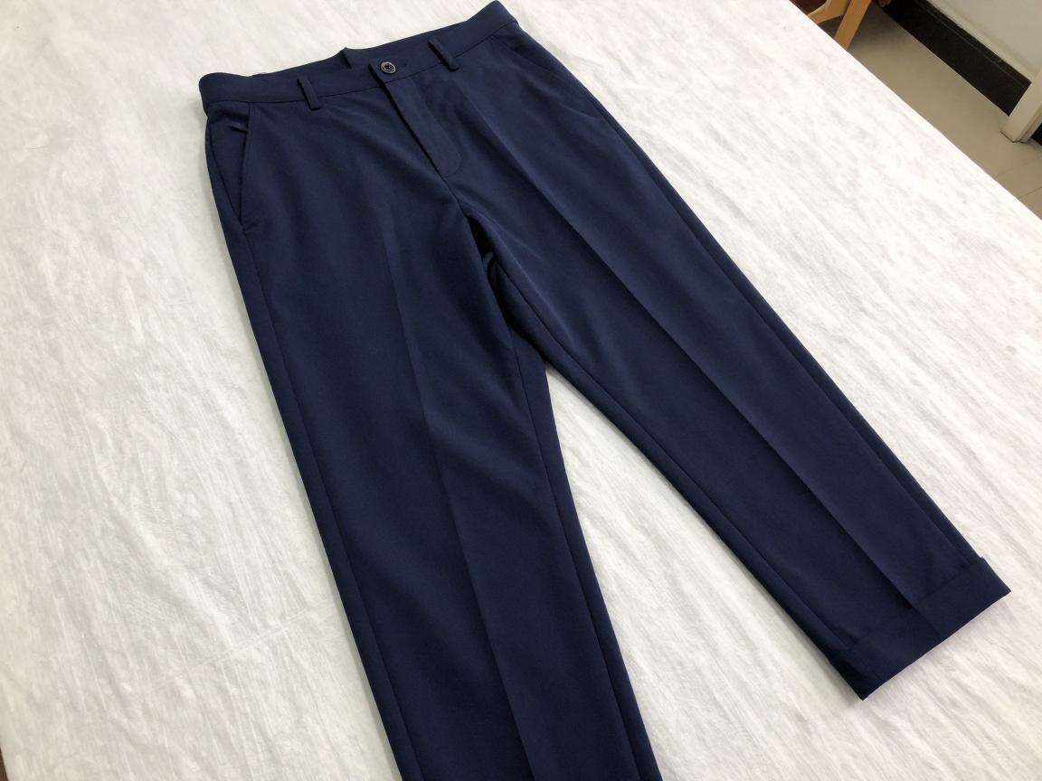 手工裁裤边西裤怎么裁,没有缝纫机怎么办,如何确定合适裤长,怎样让裤边平整牢固 手工裁裤边西裤怎么裁,没有缝纫机怎么办,如何确定合适裤长,怎样让裤边平整牢固