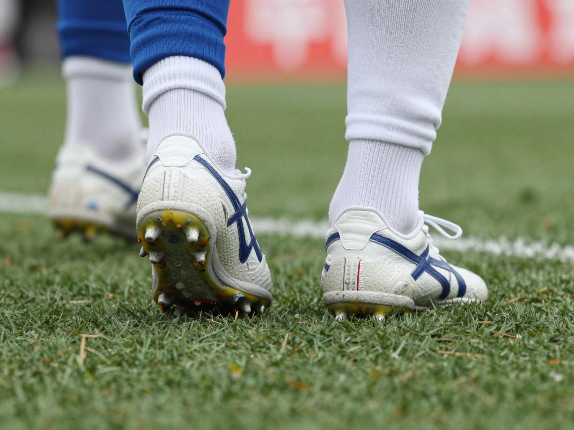 鞋钉越位是什么意思啊图片,鞋钉越位怎么判定的,鞋钉越位和体毛越位区别是什么 鞋钉越位是什么意思啊图片,鞋钉越位怎么判定的,鞋钉越位和体毛越位区别是什么