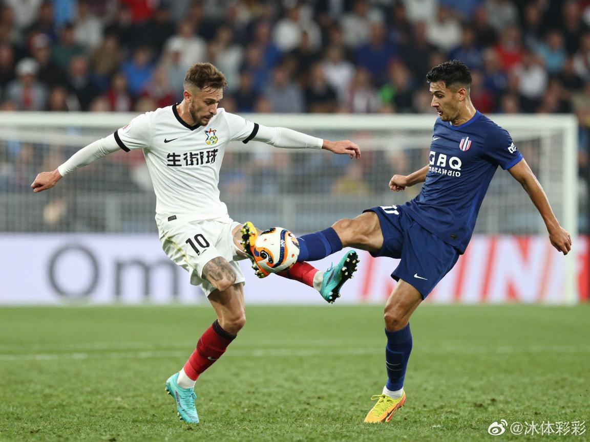 穆勒踢中锋:实战效果如何,为何非其最佳定位,怎样用活空间阅读者 穆勒踢中锋:实战效果如何,为何非其最佳定位,怎样用活空间阅读者