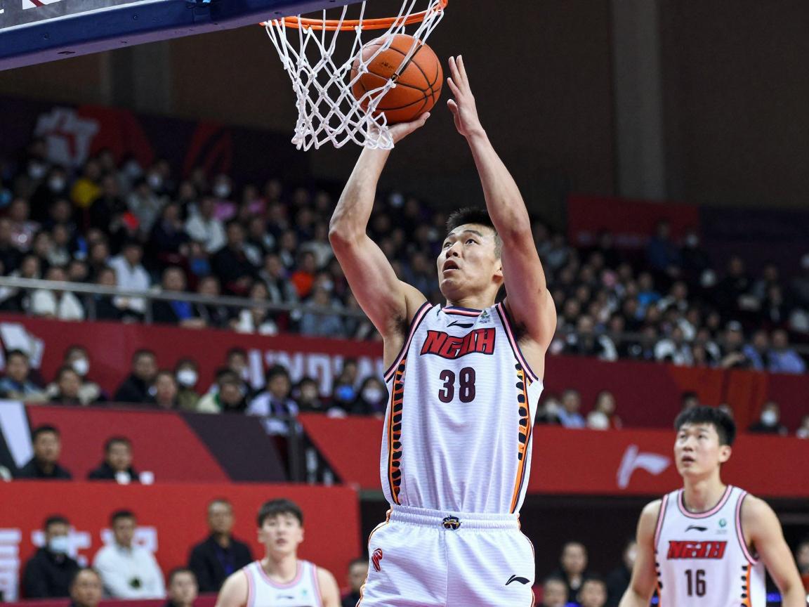 篮球于明江,他是哪个球队的,技术特点是什么,职业生涯有哪些亮点 篮球于明江,他是哪个球队的,技术特点是什么,职业生涯有哪些亮点