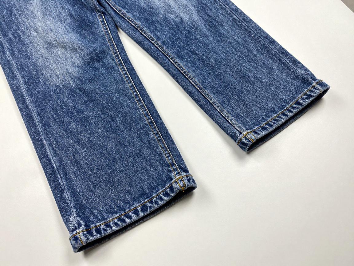 牛子裤裁原边,牛仔裤剪短如何保留原边,原边裤脚水印怎么处理,裁原边常见问题 牛子裤裁原边,牛仔裤剪短如何保留原边,原边裤脚水印怎么处理,裁原边常见问题