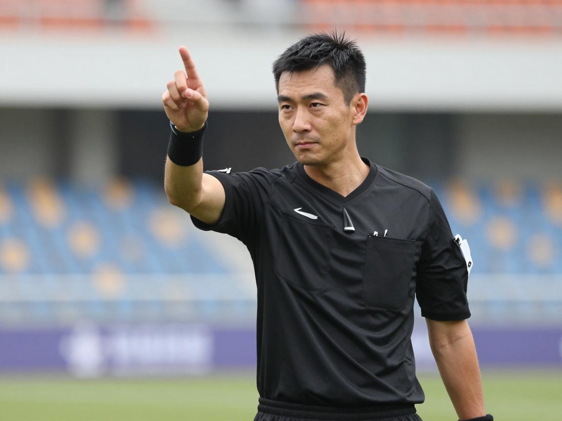 足球边裁的手势,边裁旗语是什么意思,如何看懂越位判罚手势 足球边裁的手势,边裁旗语是什么意思,如何看懂越位判罚手势