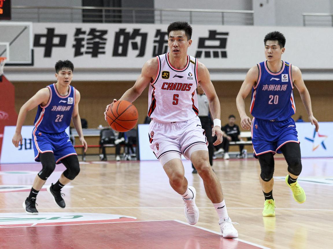 中锋的缺点,移动速度慢如何提升,防守挡拆有什么策略,体能不足怎么办 中锋的缺点,移动速度慢如何提升,防守挡拆有什么策略,体能不足怎么办