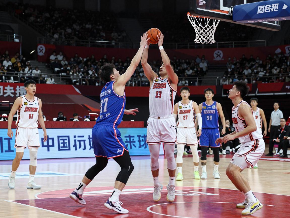 篮球比赛犯规丨规则全解析,哪些行为算犯规,如何正确防守,判罚标准是什么 篮球比赛犯规丨规则全解析,哪些行为算犯规,如何正确防守,判罚标准是什么