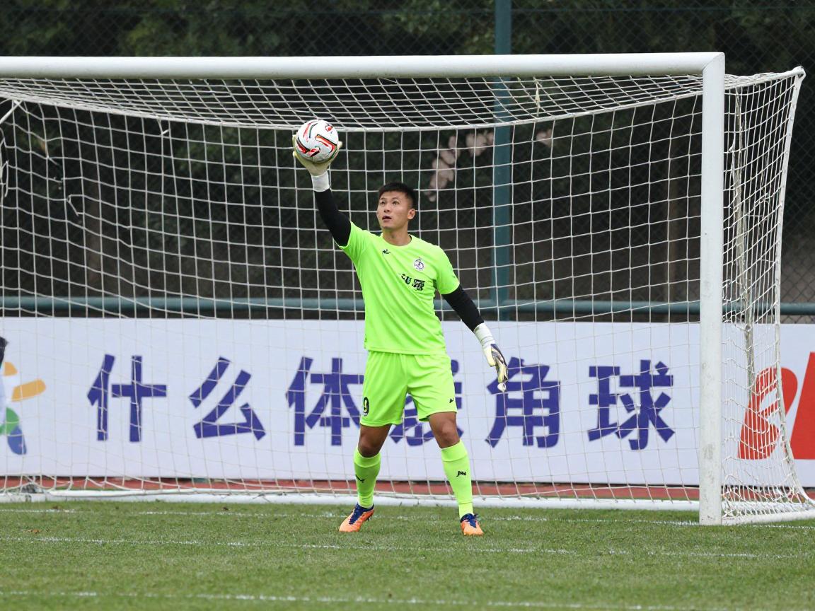 什么时间是角球,角球如何判定,什么时候判罚角球,守门员持球超8秒会怎样 什么时间是角球,角球如何判定,什么时候判罚角球,守门员持球超8秒会怎样