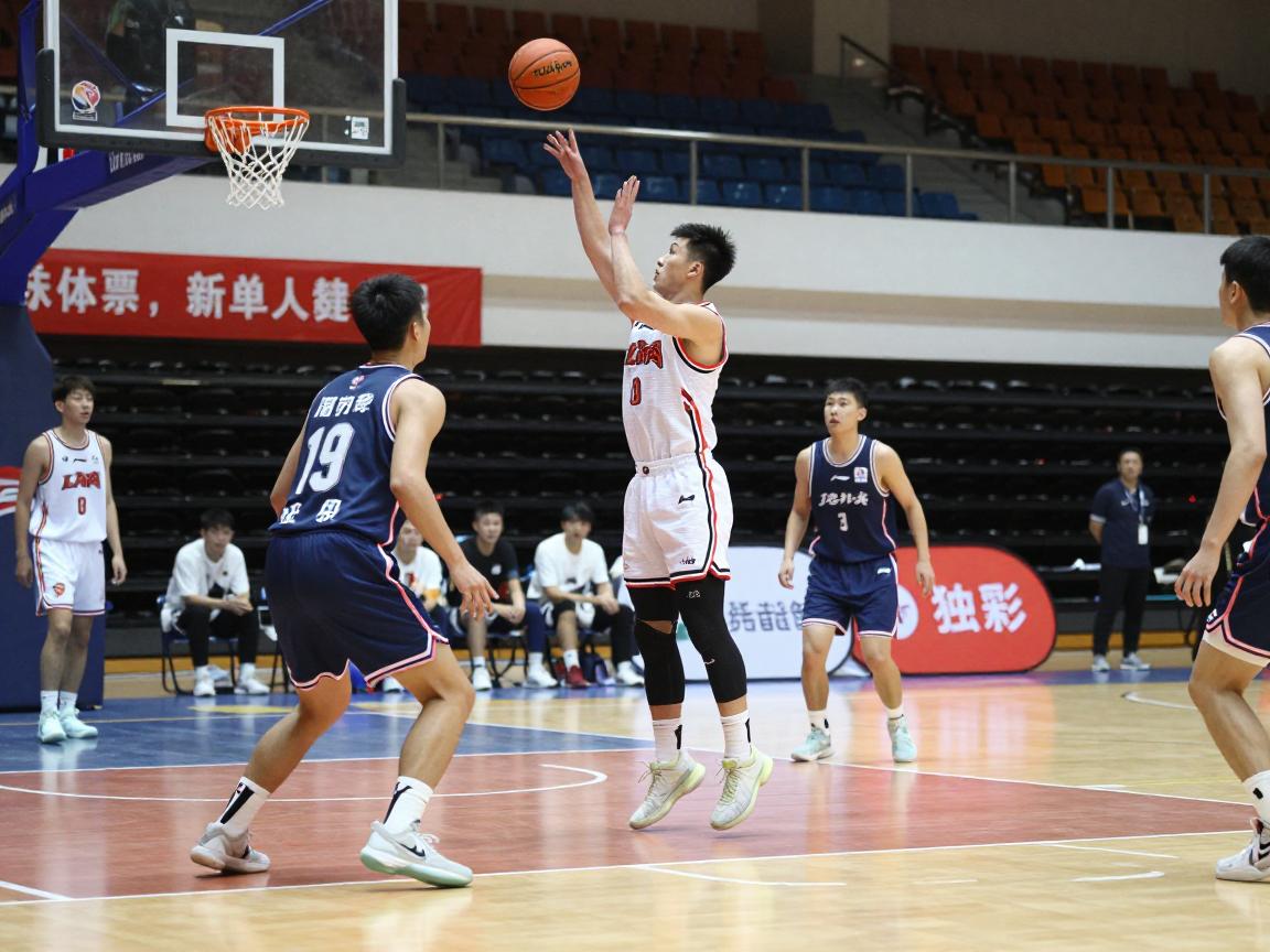 篮球简单过人教学丨新手如何快速掌握,最简单实用的过人招式有哪些,过人时要注意什么 篮球简单过人教学丨新手如何快速掌握,最简单实用的过人招式有哪些,过人时要注意什么