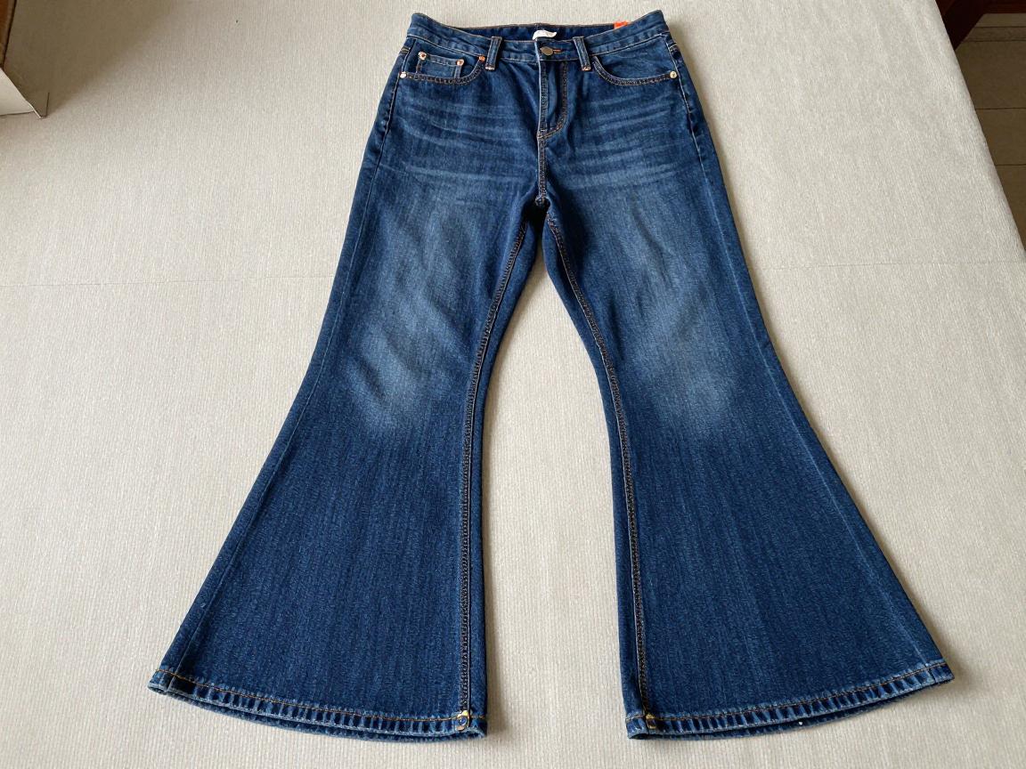 喇叭裤可以裁裤脚边吗,裁短后变直筒怎么办,自己在家如何改,找裁缝贵不贵 喇叭裤可以裁裤脚边吗,裁短后变直筒怎么办,自己在家如何改,找裁缝贵不贵