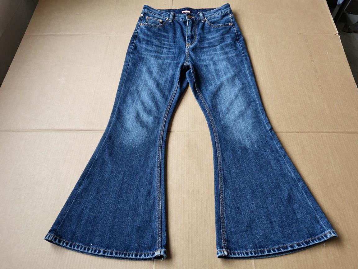 喇叭裤可以裁裤脚边吗,裁短后变直筒怎么办,自己在家如何改,找裁缝贵不贵 喇叭裤可以裁裤脚边吗,裁短后变直筒怎么办,自己在家如何改,找裁缝贵不贵