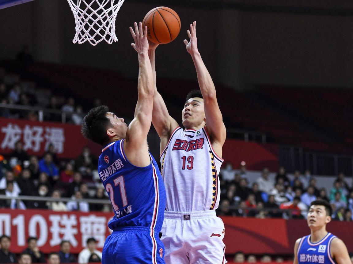 篮球中锋的技巧丨防守如何固若金汤,篮板怎样抢占先机,进攻手段有哪些,现代中锋如何转型 篮球中锋的技巧丨防守如何固若金汤,篮板怎样抢占先机,进攻手段有哪些,现代中锋如何转型