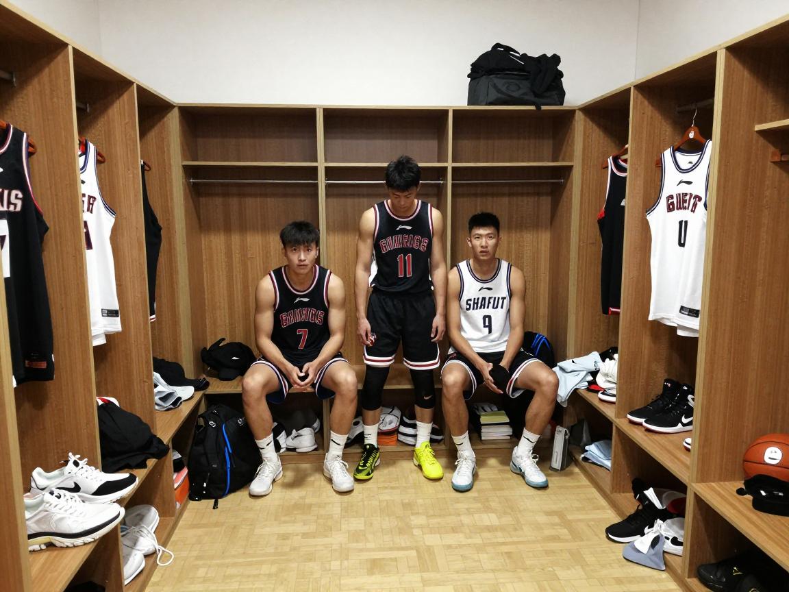 篮球男的秘密,篮球男神私下什么样,更衣室秘闻,球场下的另一面 篮球男的秘密,篮球男神私下什么样,更衣室秘闻,球场下的另一面