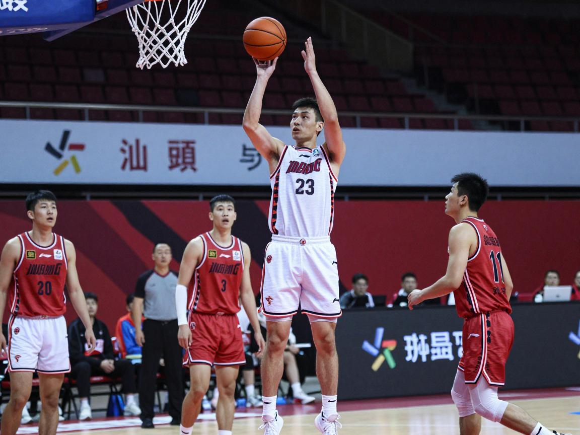 潘剑锋篮球,技术特点是什么,如何成为汕头球王,职业生涯经历如何 潘剑锋篮球,技术特点是什么,如何成为汕头球王,职业生涯经历如何