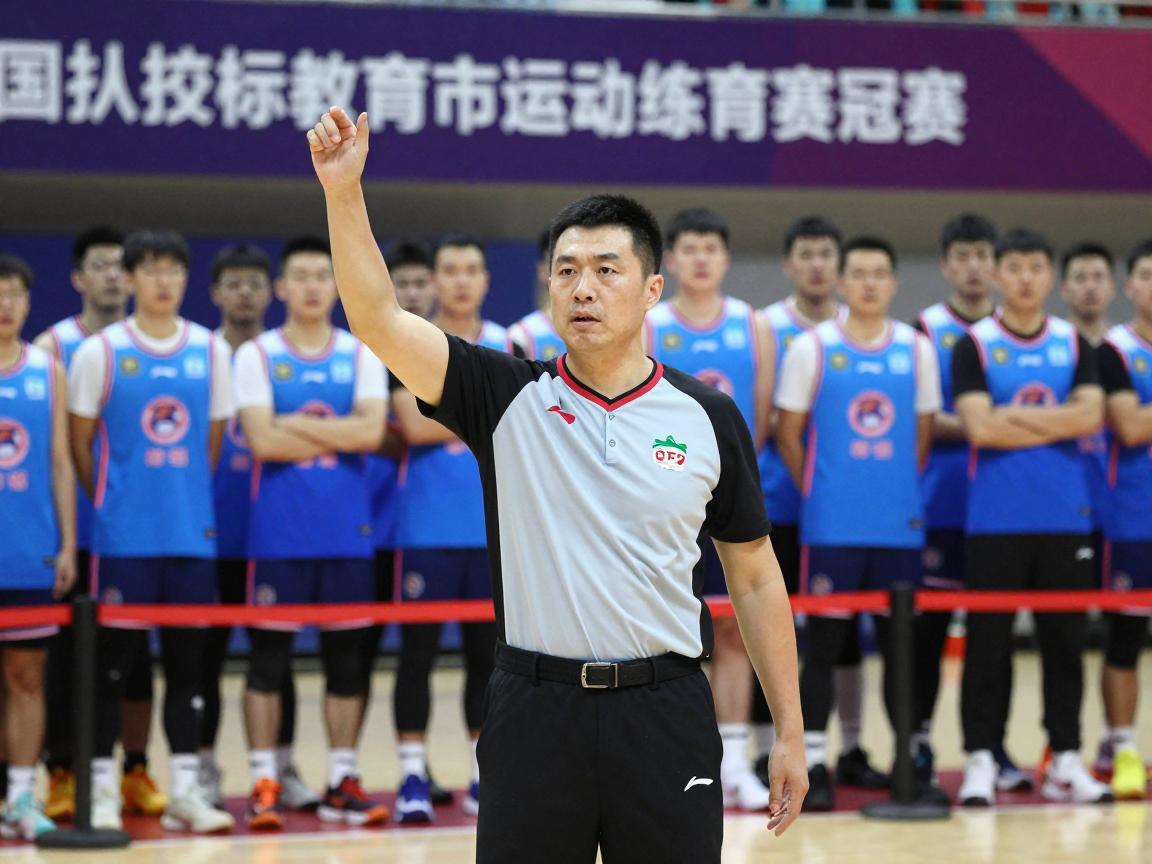 湖南篮球杨智,如何从校园健将成长为一级裁判员,体缘队核心球员如何带领球队夺冠 湖南篮球杨智,如何从校园健将成长为一级裁判员,体缘队核心球员如何带领球队夺冠
