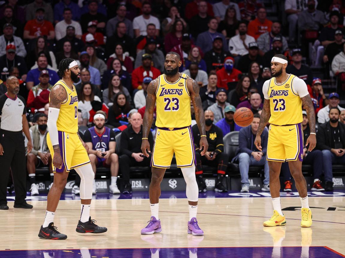 湖人热火总决赛球员得分,詹姆斯如何创造三双纪录,戴维斯场均数据有何亮点 湖人热火总决赛球员得分,詹姆斯如何创造三双纪录,戴维斯场均数据有何亮点