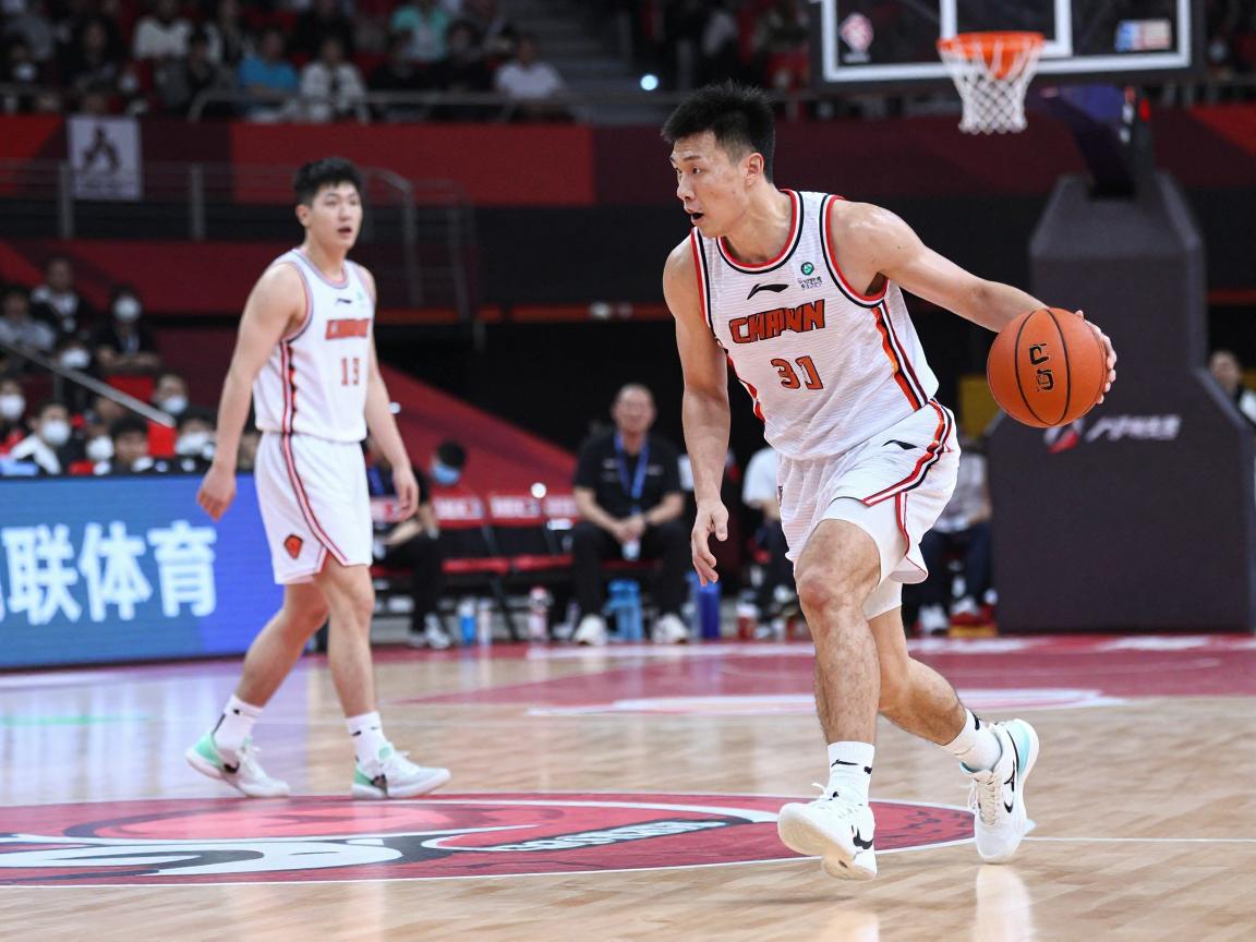 在篮球里走步是什么意思,如何判断走步违例,中枢脚怎么确定,走步规则有哪些情况 在篮球里走步是什么意思,如何判断走步违例,中枢脚怎么确定,走步规则有哪些情况