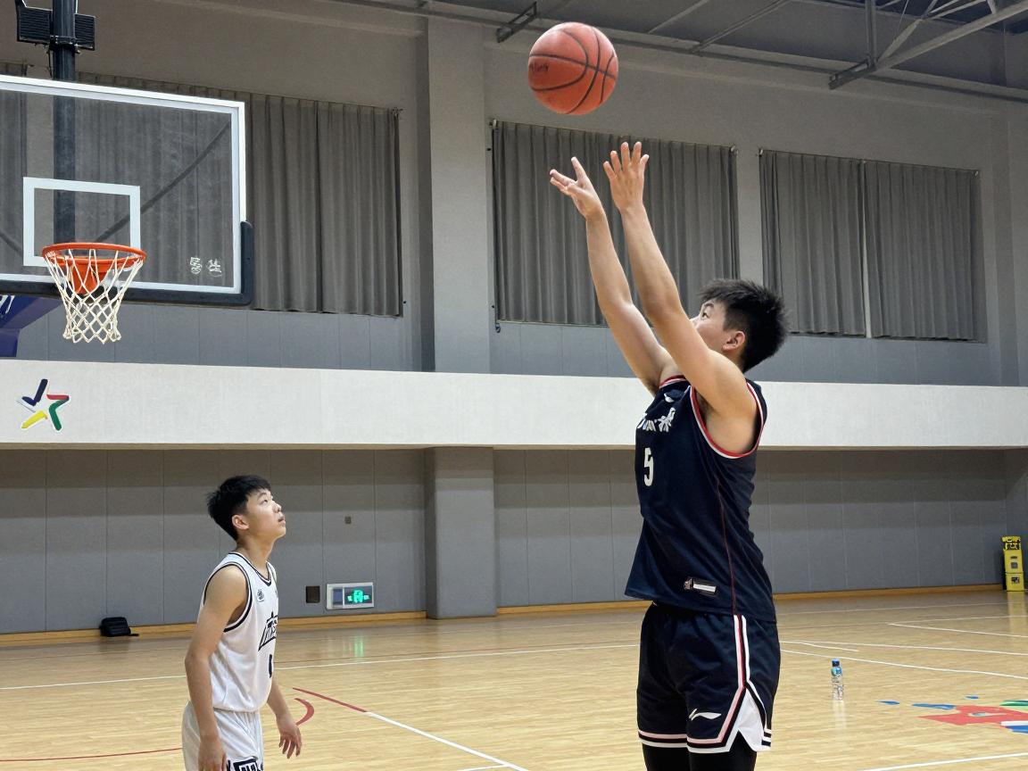 篮球抛投教学丨小个子如何避免被封盖,抛投动作要领有哪些,怎么练习手感 篮球抛投教学丨小个子如何避免被封盖,抛投动作要领有哪些,怎么练习手感