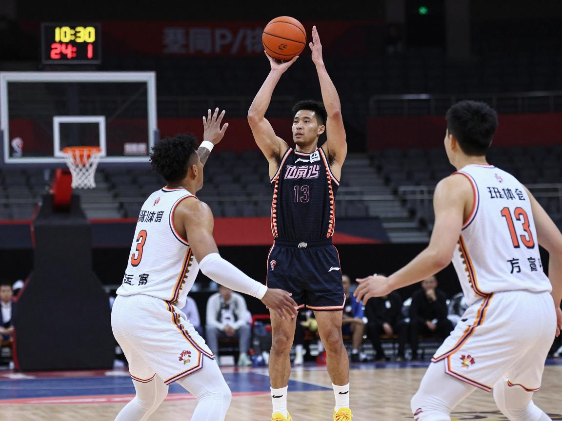 中锋和大前锋的区别是什么,二者如何协同作战,现代篮球如何重新定义内线角色 中锋和大前锋的区别是什么,二者如何协同作战,现代篮球如何重新定义内线角色