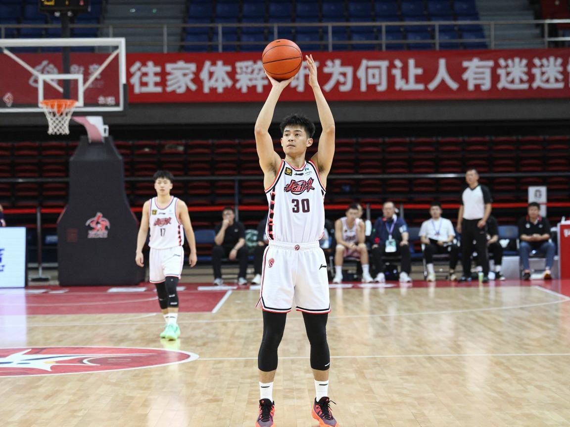 篮球让我陶醉:这项运动为何让人着迷,如何带来快乐,怎样释放压力? 篮球让我陶醉:这项运动为何让人着迷,如何带来快乐,怎样释放压力?