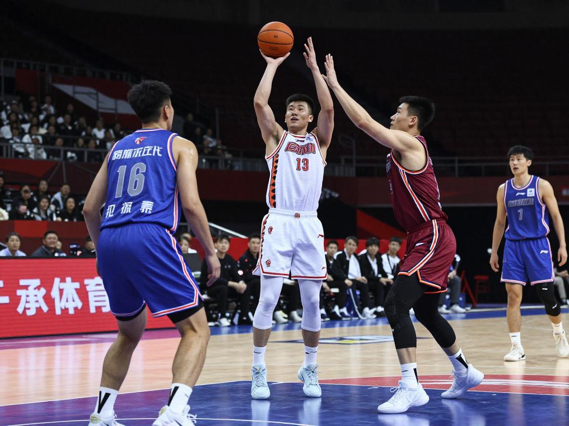 篮球比赛犯规行为:什么是技术犯规,如何判断阻挡犯规,垂直原则怎么应用 篮球比赛犯规行为:什么是技术犯规,如何判断阻挡犯规,垂直原则怎么应用