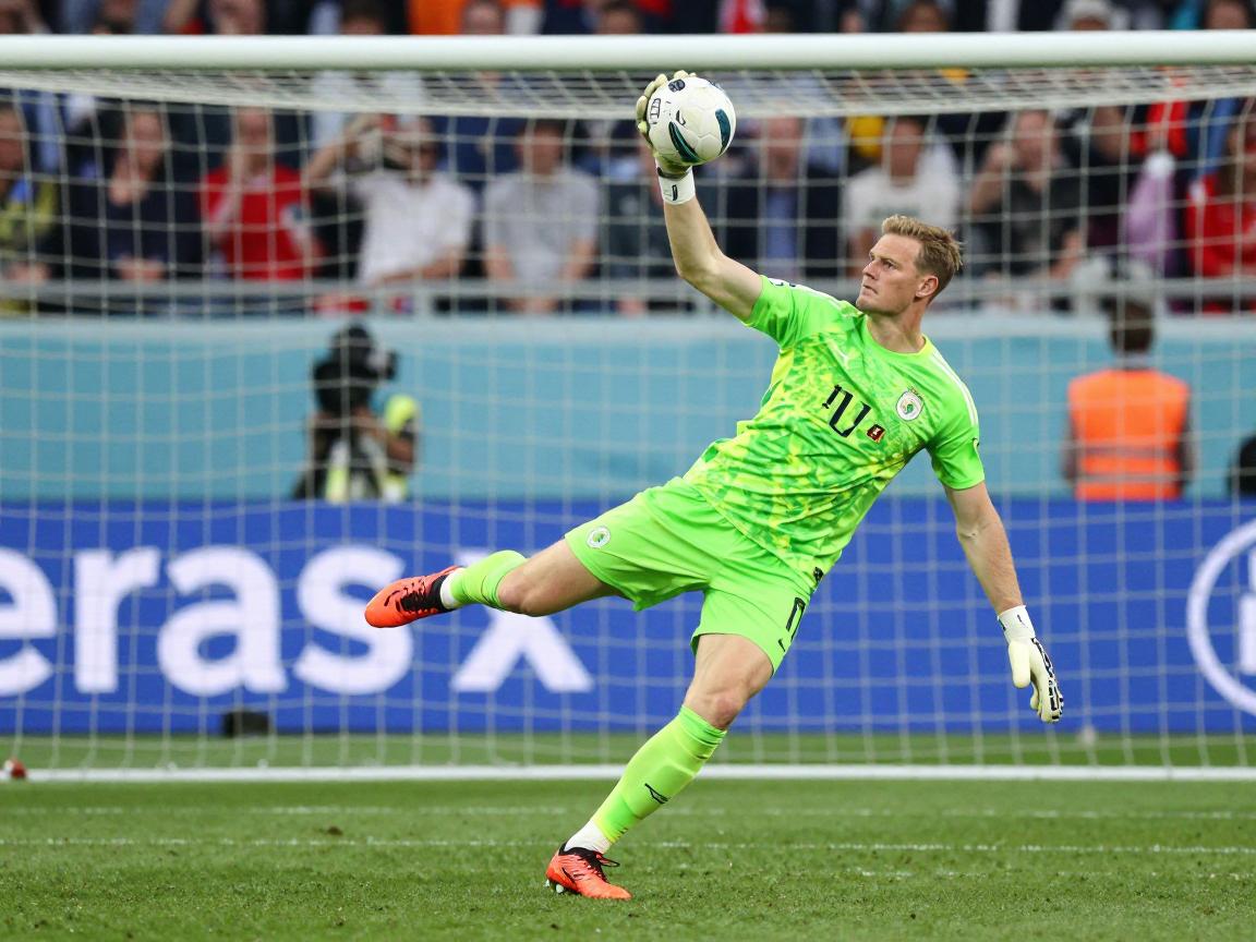 诺伊尔踢点球,诺伊尔扑点球成功率如何,诺伊尔点球训练方法,门将点球心理战术 诺伊尔踢点球,诺伊尔扑点球成功率如何,诺伊尔点球训练方法,门将点球心理战术