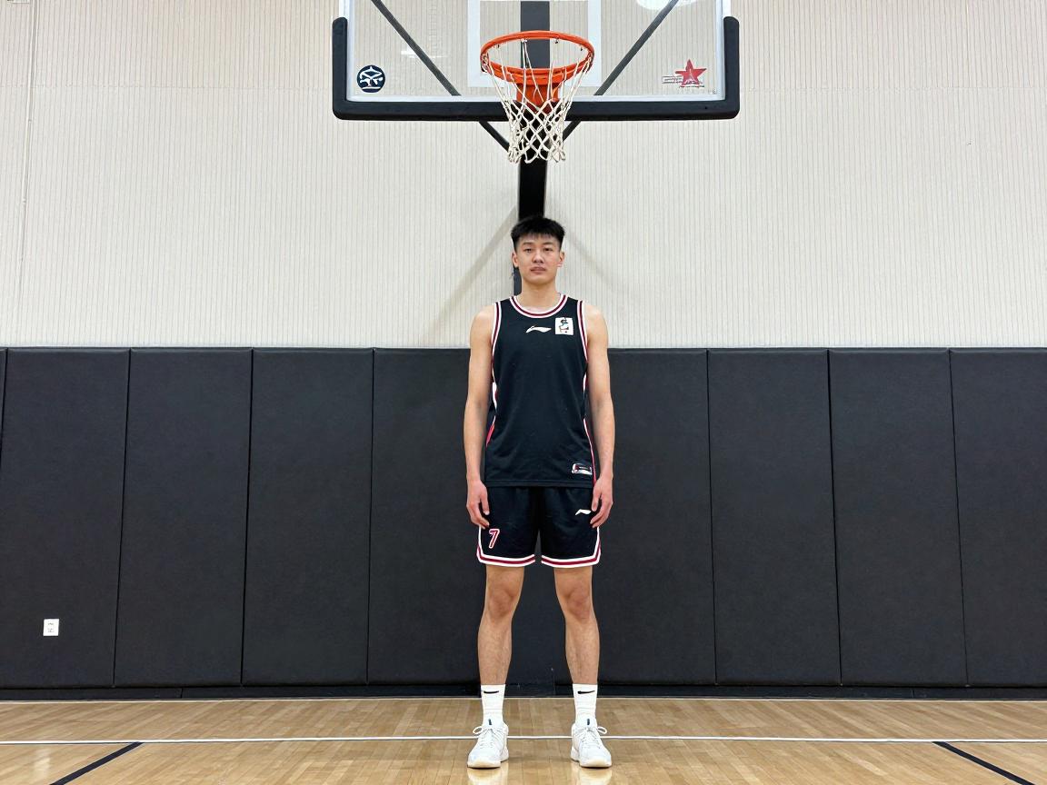 篮球李楠身高,李楠真实身高是多少,身高198在篮球场打什么位置,高个子球员如何训练 篮球李楠身高,李楠真实身高是多少,身高198在篮球场打什么位置,高个子球员如何训练