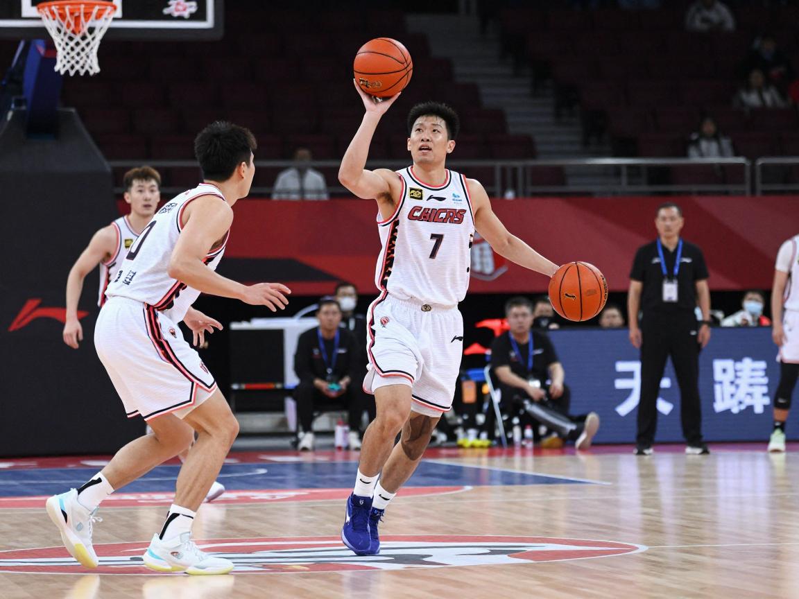 篮球不能走步是什么意思,走步规则口诀,中枢脚如何判定,如何避免走步违例 篮球不能走步是什么意思,走步规则口诀,中枢脚如何判定,如何避免走步违例