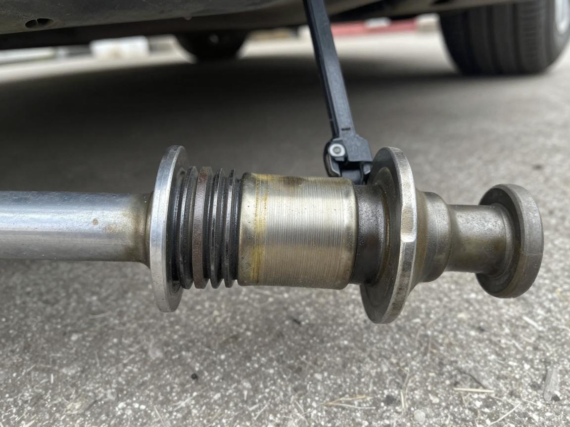 什么是羊角球头,羊角球头坏了有什么症状,汽车转向节作用是什么,球头磨损如何判断 什么是羊角球头,羊角球头坏了有什么症状,汽车转向节作用是什么,球头磨损如何判断