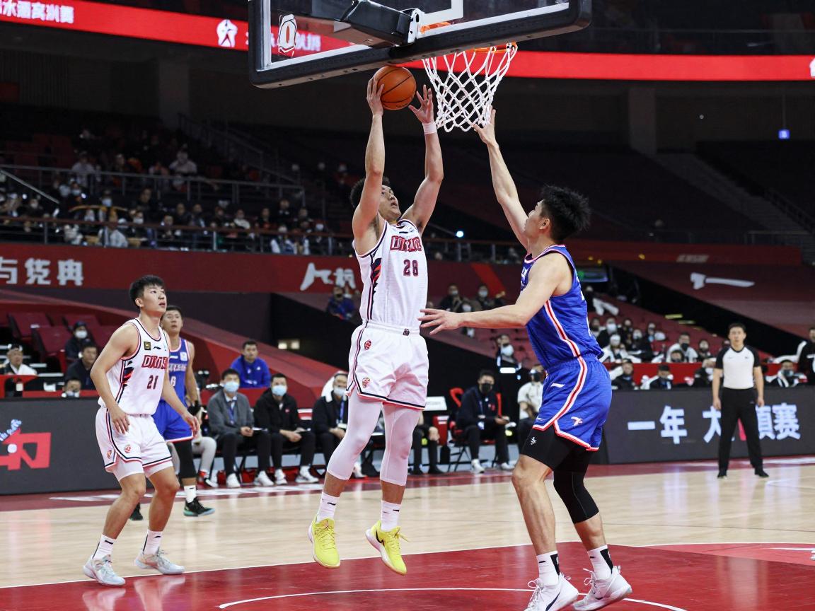 篮球各种战术丨如何破解联防战术,进攻战术怎么配合,防守战术有哪些要点 篮球各种战术丨如何破解联防战术,进攻战术怎么配合,防守战术有哪些要点