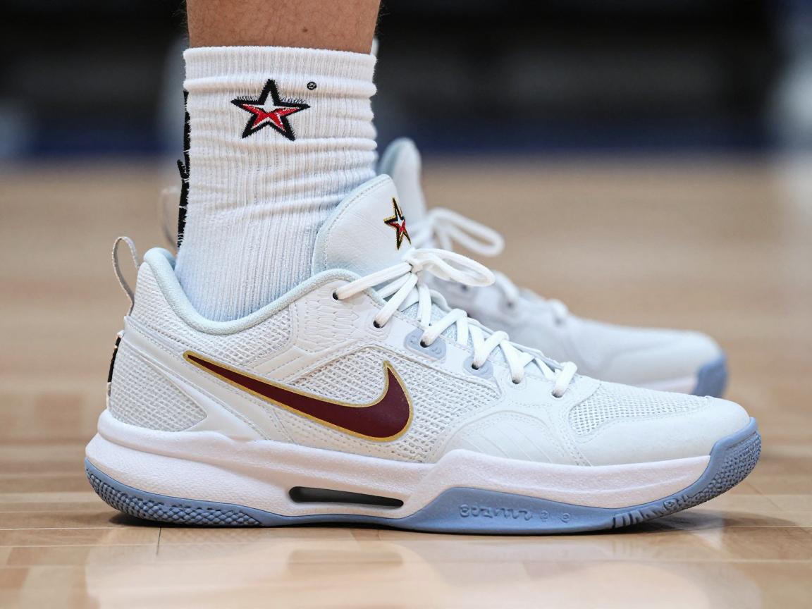 中锋鞋推荐,大体重中锋怎么选鞋,中锋篮球鞋哪个牌子好 中锋鞋推荐,大体重中锋怎么选鞋,中锋篮球鞋哪个牌子好