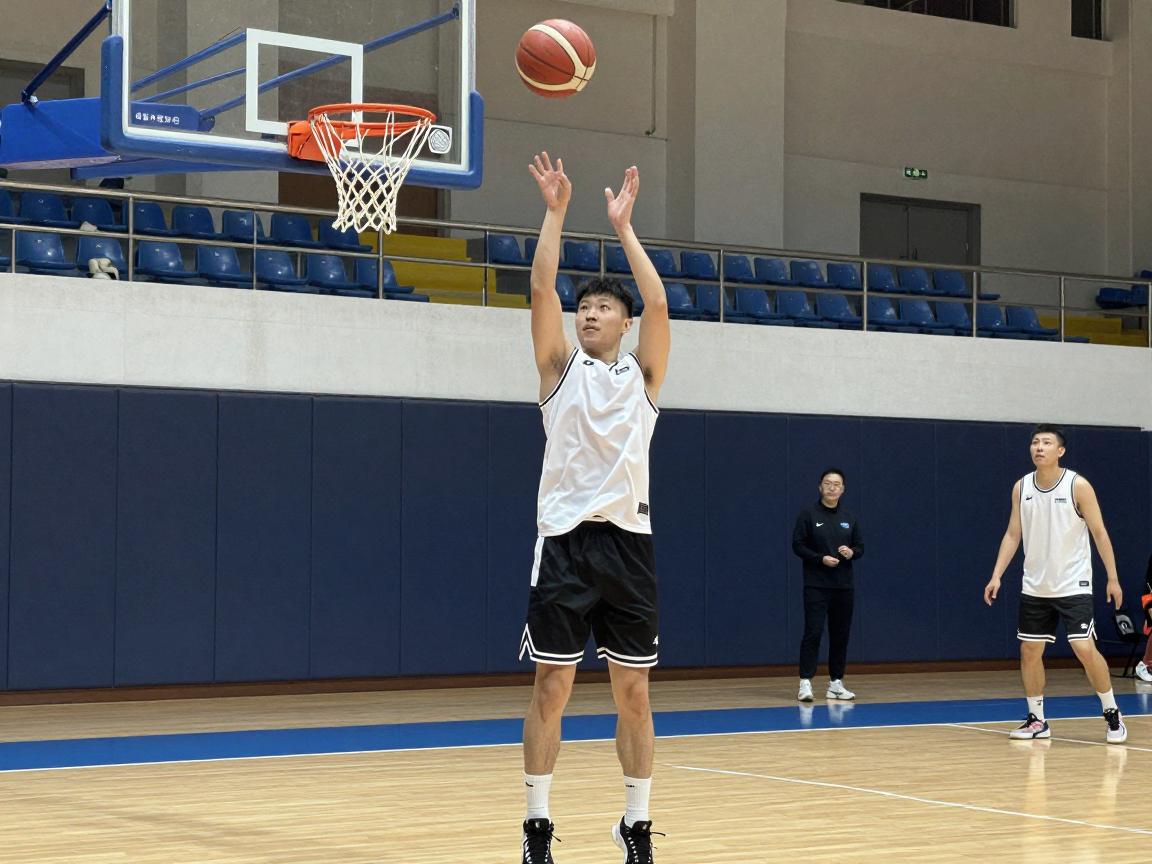 考中锋,身高体重要求有哪些,评分标准如何制定,原地向后投篮怎么练 考中锋,身高体重要求有哪些,评分标准如何制定,原地向后投篮怎么练