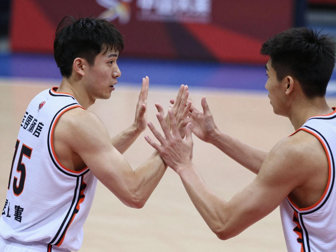 篮球防守用手,如何避免打手犯规,防守手部正确姿势,手部动作训练方法 篮球防守用手,如何避免打手犯规,防守手部正确姿势,手部动作训练方法