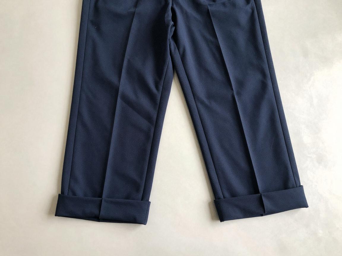 自己裁裤边西裤怎么裁的,西裤裤脚多长合适,没有缝纫机怎么修改西裤,如何让西裤裤线笔直 自己裁裤边西裤怎么裁的,西裤裤脚多长合适,没有缝纫机怎么修改西裤,如何让西裤裤线笔直