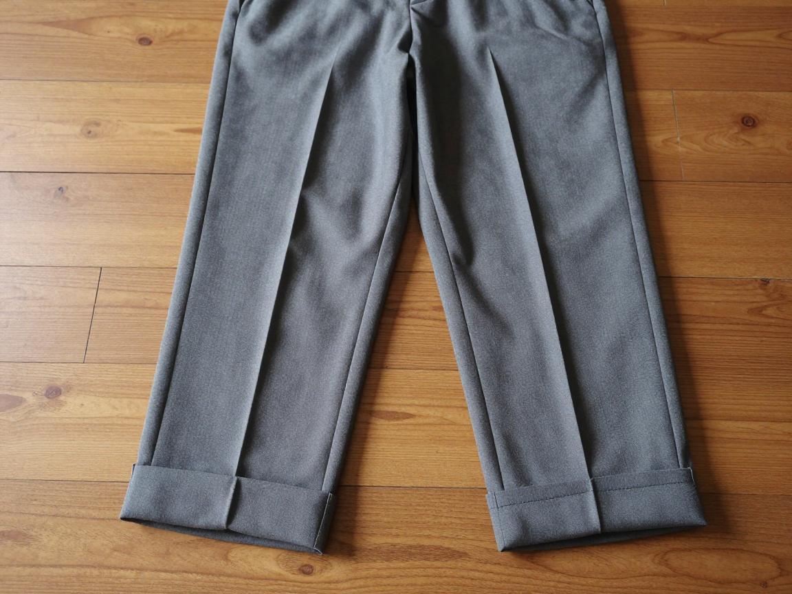 自己裁裤边西裤怎么裁的,西裤裤脚多长合适,没有缝纫机怎么修改西裤,如何让西裤裤线笔直 自己裁裤边西裤怎么裁的,西裤裤脚多长合适,没有缝纫机怎么修改西裤,如何让西裤裤线笔直