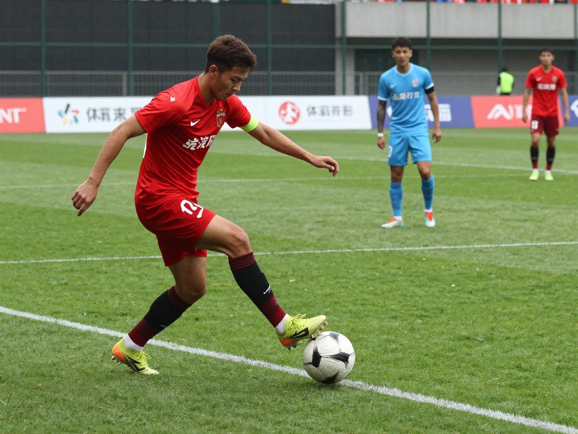 什么样的球是角球呢视频,角球判罚条件有哪些,足球角球规则怎么理解 什么样的球是角球呢视频,角球判罚条件有哪些,足球角球规则怎么理解