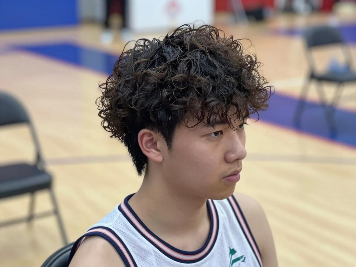 中锋烫头发全攻略,篮球中锋烫发影响比赛吗,中锋适合什么烫发类型,烫发后如何维护 中锋烫头发全攻略,篮球中锋烫发影响比赛吗,中锋适合什么烫发类型,烫发后如何维护