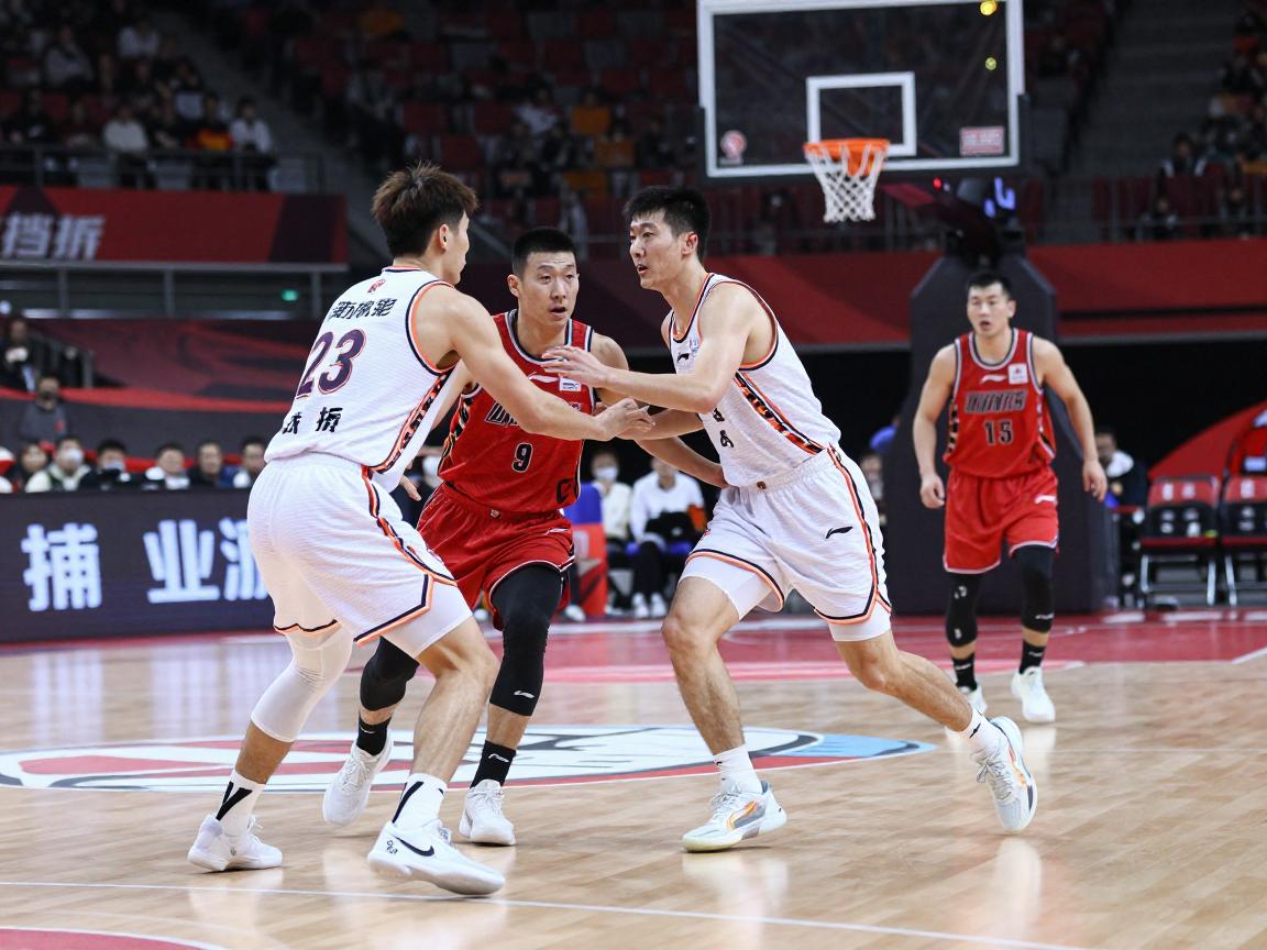 两次挡拆是什么意思,两次挡拆战术如何执行,为何篮球比赛常用两次挡拆 两次挡拆是什么意思,两次挡拆战术如何执行,为何篮球比赛常用两次挡拆