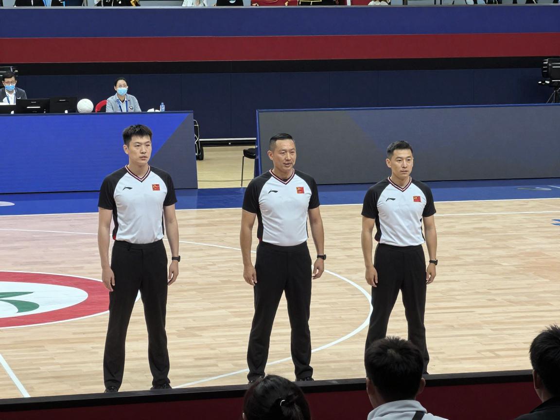 篮球裁判跑位详解,裁判如何正确跑位,三人裁判怎么分工,跑位技巧有哪些 篮球裁判跑位详解,裁判如何正确跑位,三人裁判怎么分工,跑位技巧有哪些